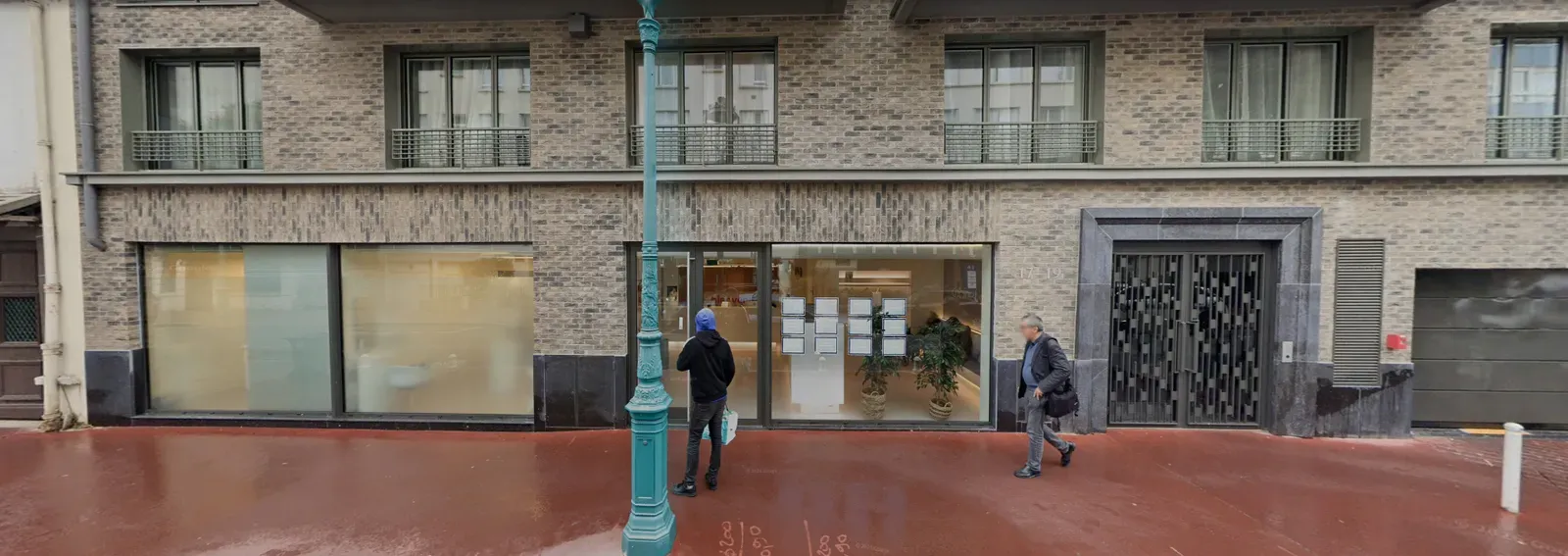 Cabinet Dentaire du Marché — entrée du 17 Rue Victor Hugo